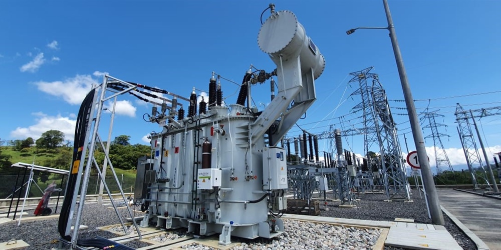 Transformador de energía ubicado en una subestación