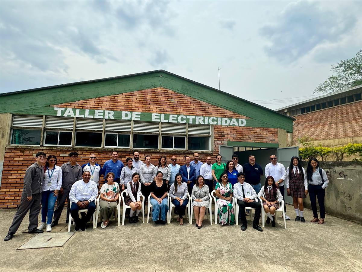 ESSA, CCB y UIS unen esfuerzos para fortalecer la educación media técnica en instituto de El Socorro