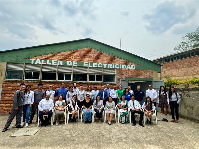 ESSA, CCB y UIS unen esfuerzos para fortalecer la educación media técnica en instituto de El Socorro