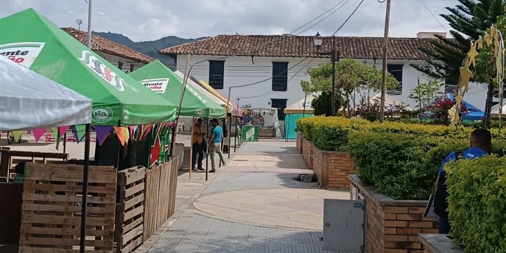 ¡Solicita tus conexiones temporales al servicio de energía a tiempo para ferias y fiestas!