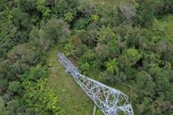 Torre de energía caída