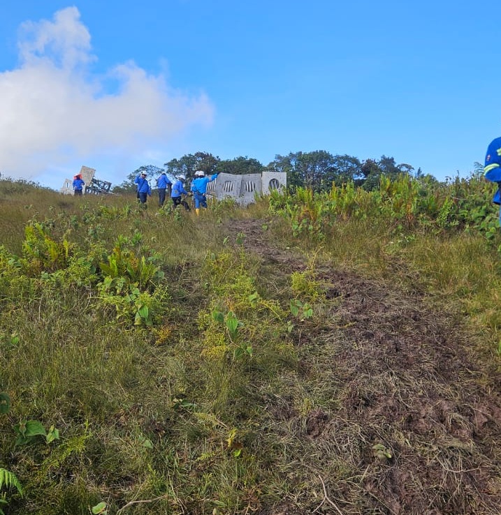 ESSA avanza con la instalación de torres de emergencia para restablecer el servicio de energía en Cimitarra, Landázuri, Puerto Parra y Puerto Araujo