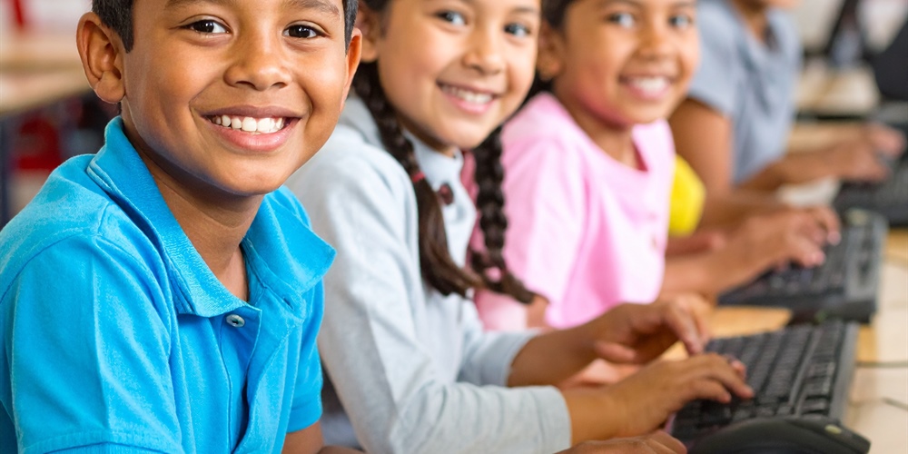 Niños en un aula de clase