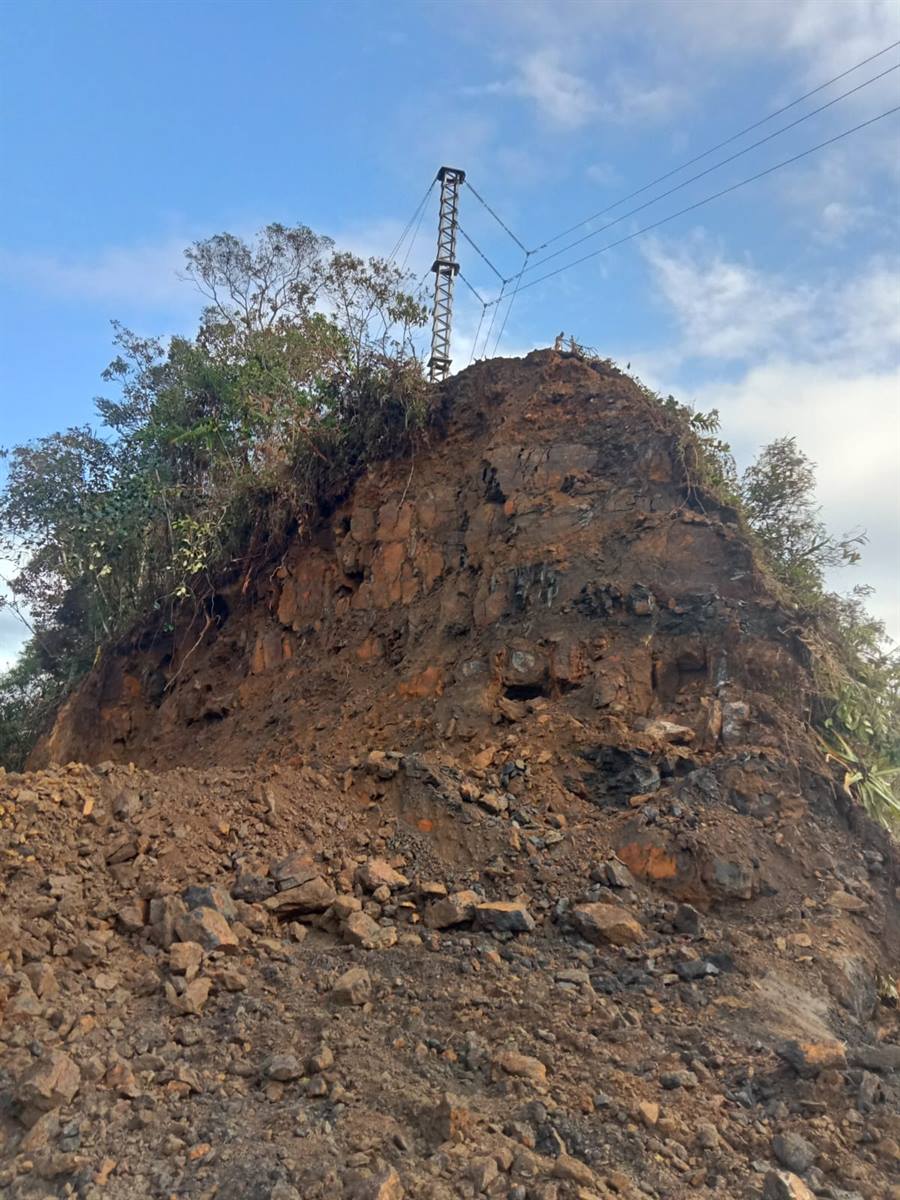 ESSA alerta sobre riesgos en torres de emergencia por construcción de vías alternas no autorizadas