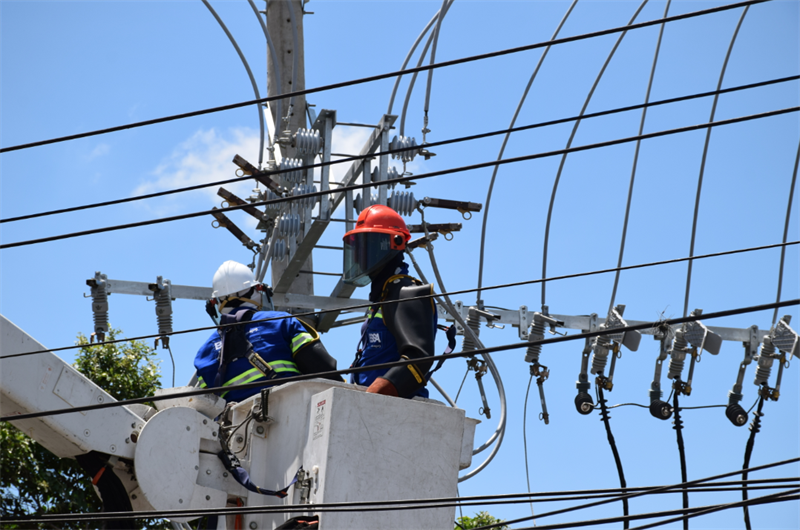 Avanza la instalación de equipo para fortalecer el servicio en San Alberto