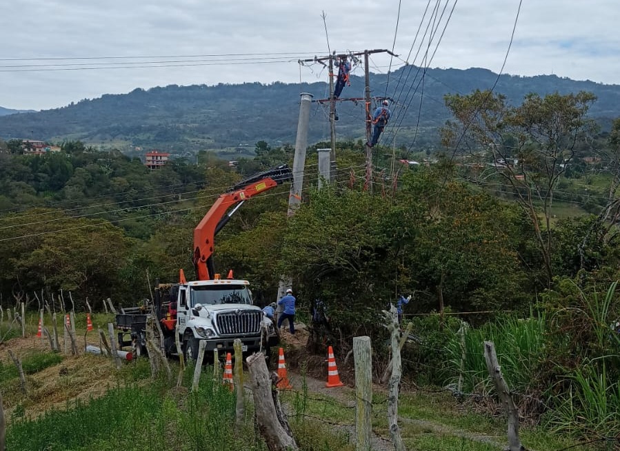 ESSA continuará trabajos de modernización de redes en Vélez