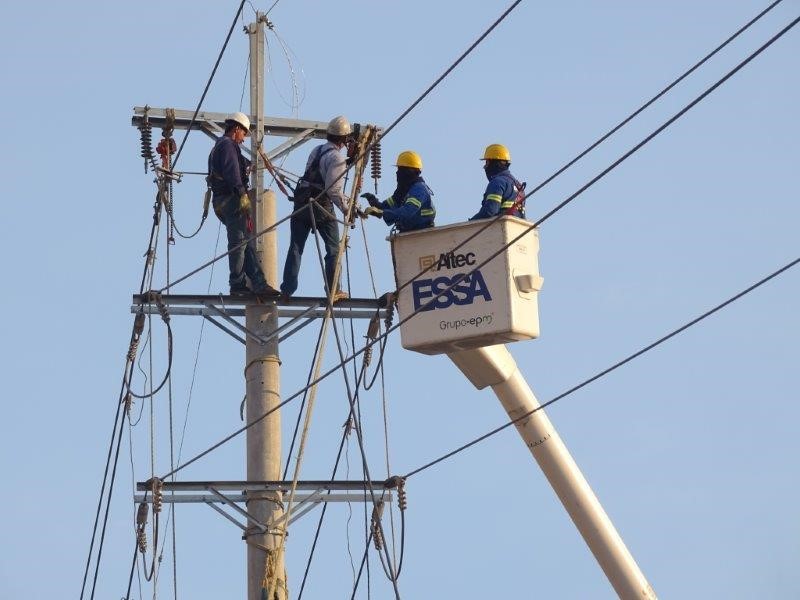 ESSA adelanta trabajos de modernización de redes eléctricas en Florián y Sucre