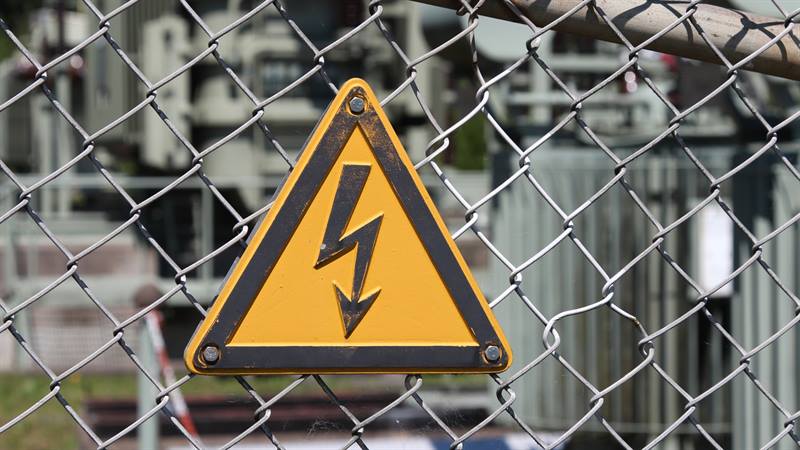 Imagen letrero riesgo electrico