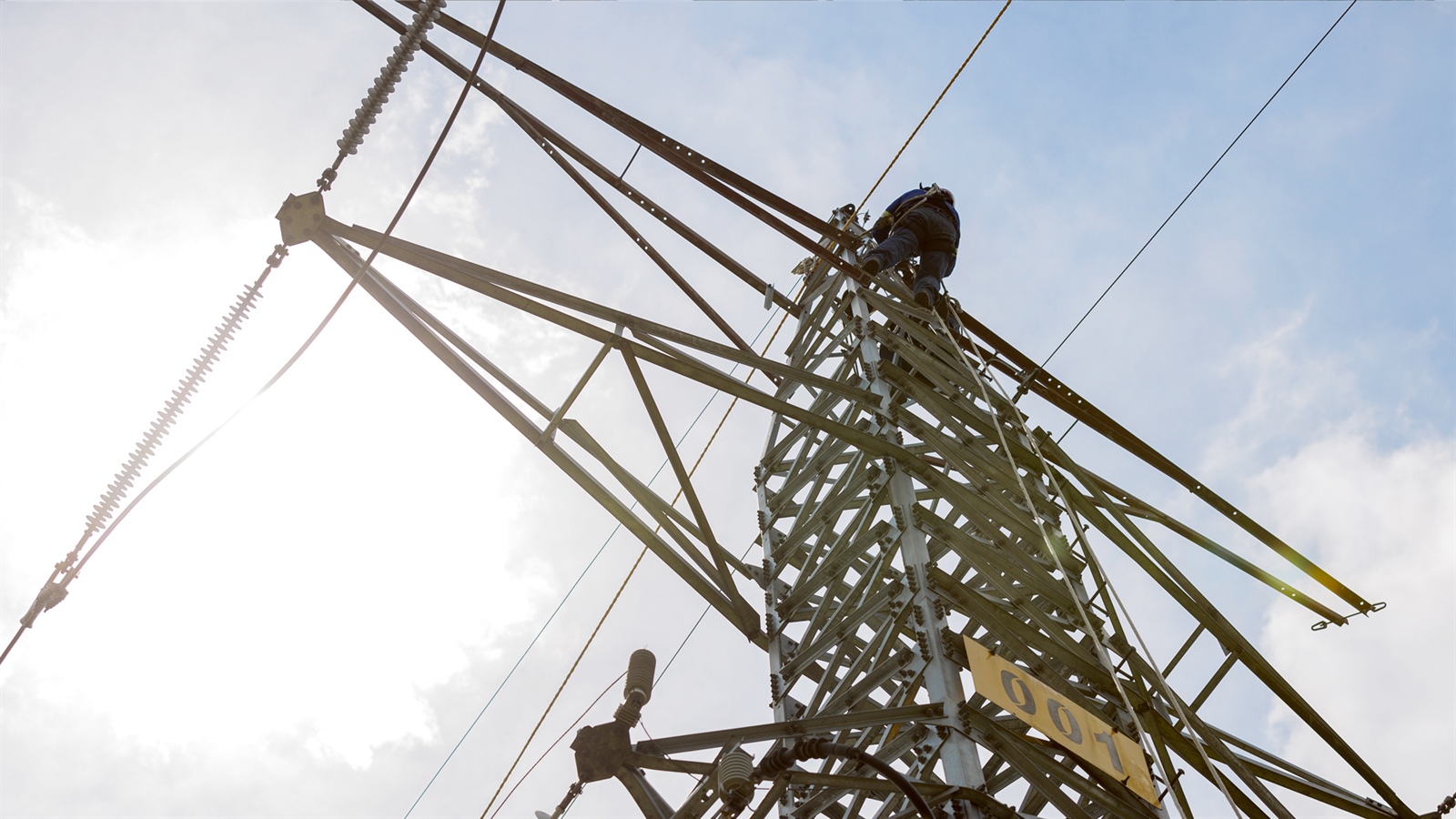 Trabajos de emergencia en la línea 115 kV Piedecuesta-San Gil