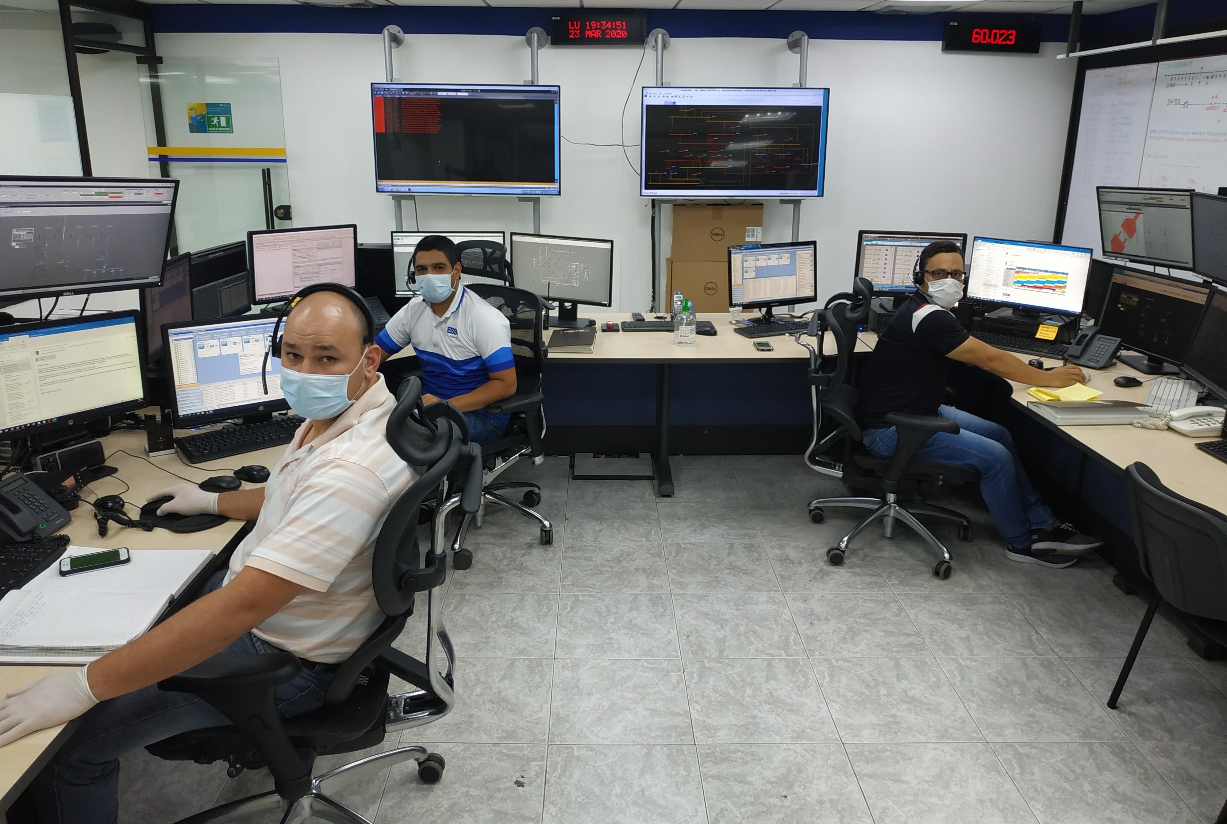 Centro de control 1 Imagen trabajadores Centro de control 1
