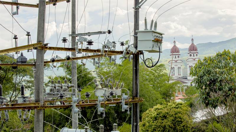 Imagen transformadores eléctricos en poste: Compra activos eléctricos