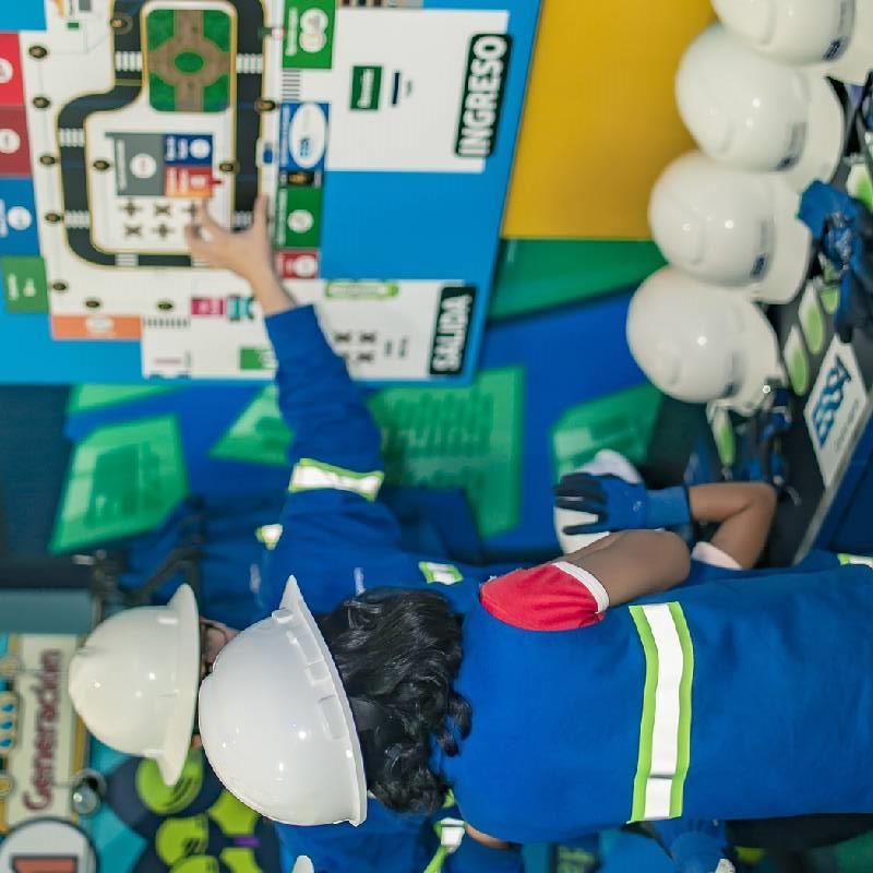Fotografía de Niños aprendiendo de Essa